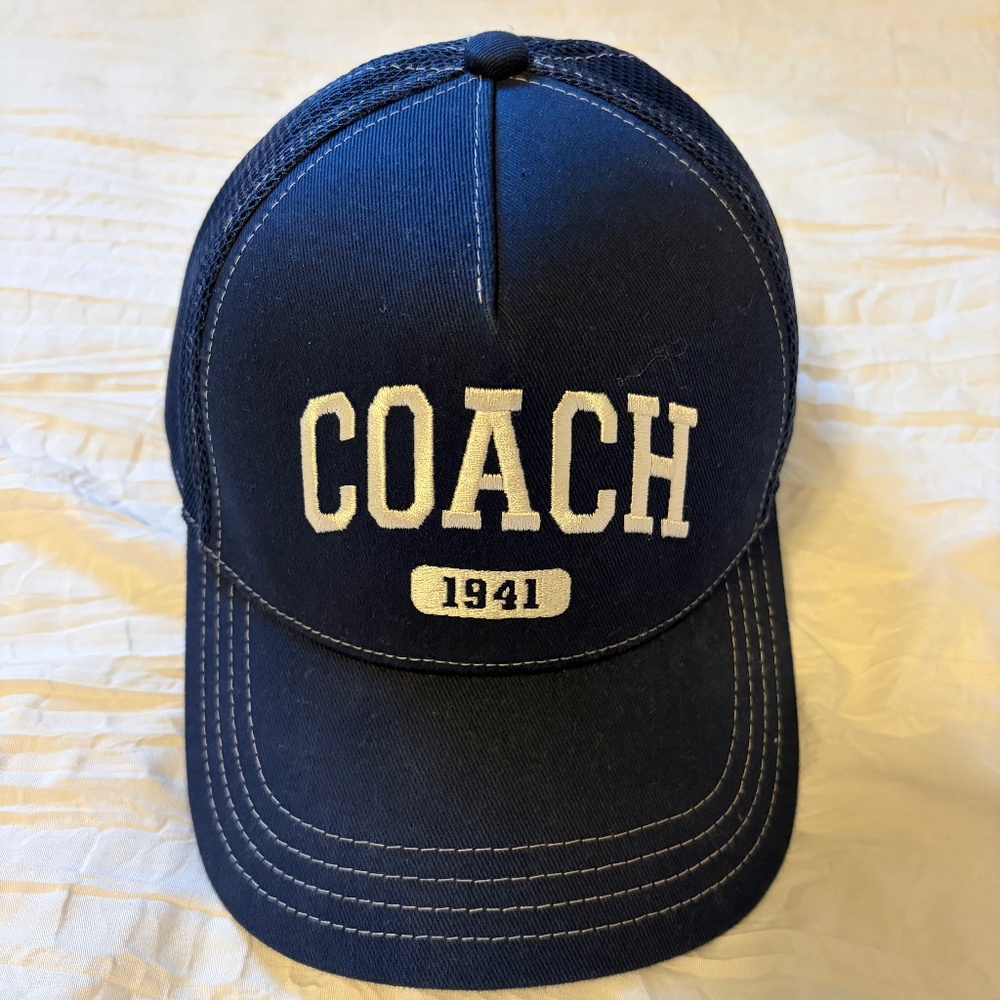 Coach 1941 navy trucker hat, nwot!